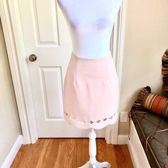 Club Monaco Skirt Light Pink Scalloped Hem Short Crepe Texture (0) - Picture 1 of 6